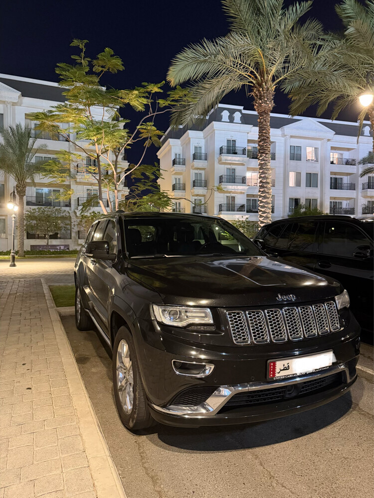 Grand Cherokee Summit- 5.7L HEMI V8 - 14