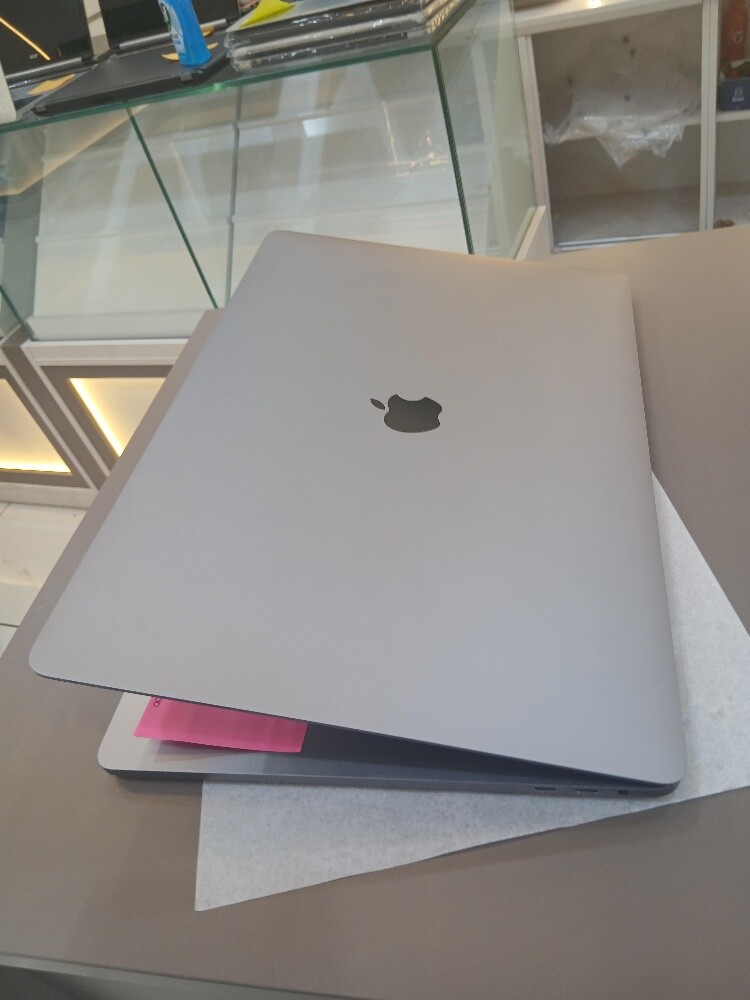 Macbook pro 2019 16" core i9 - 2