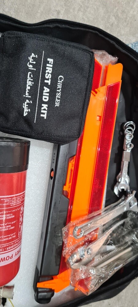 Fire extinguisher with safety set - 2