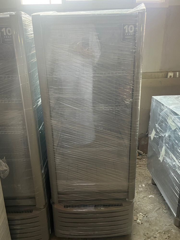 Kitchens and refrigerators  - 8