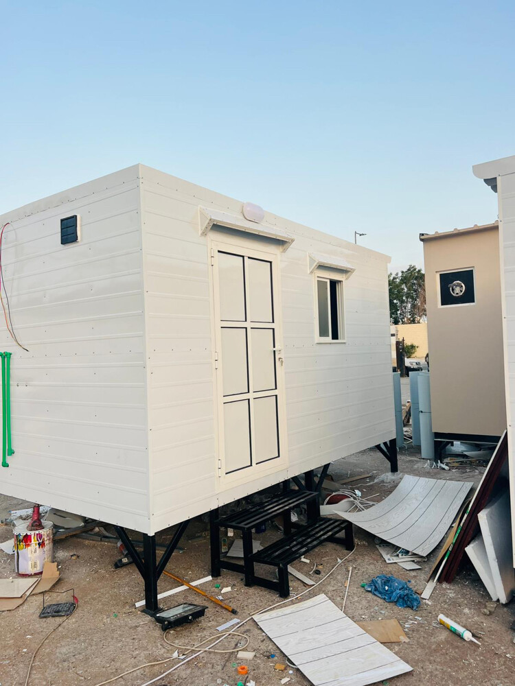 PORTA CABIN CARAVAN - 1