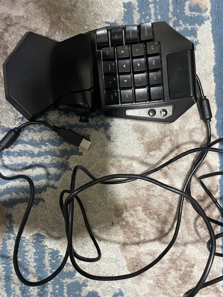 HORI CONTROLLER KEYBOARD*LIKE NEW* - 4