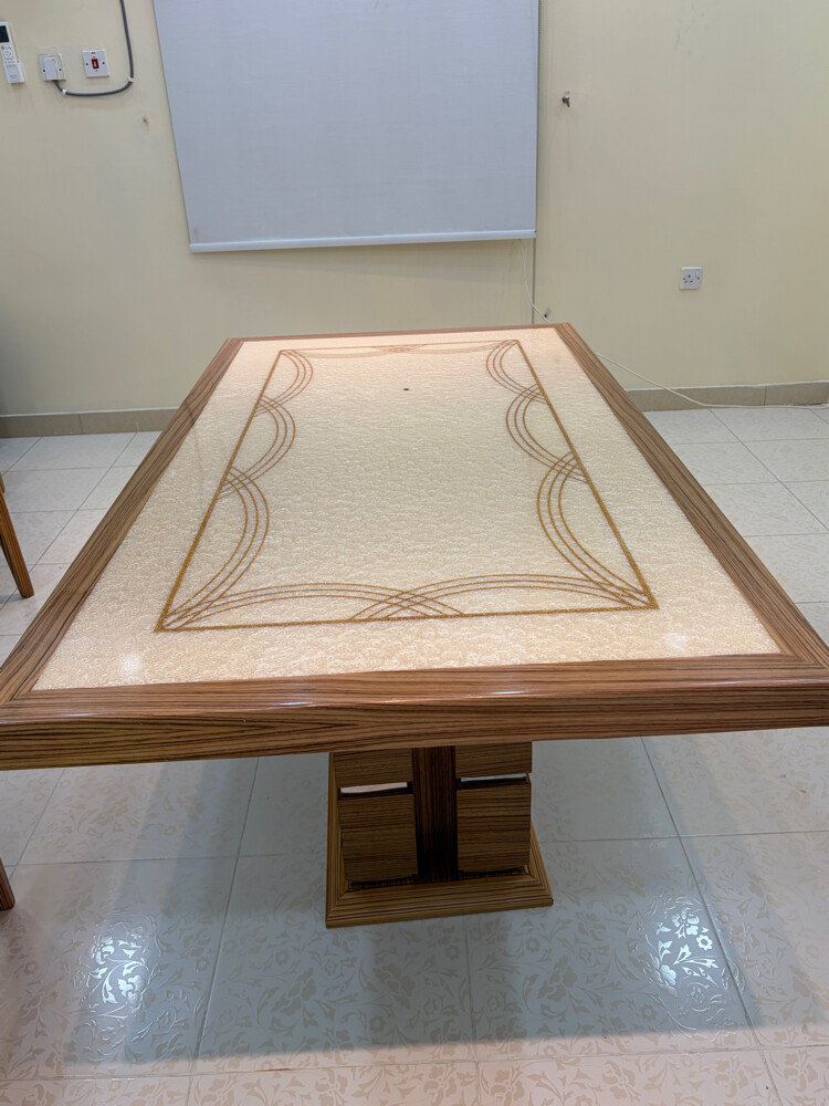 طاولة طعام بدون كراسي ممتازه - 1