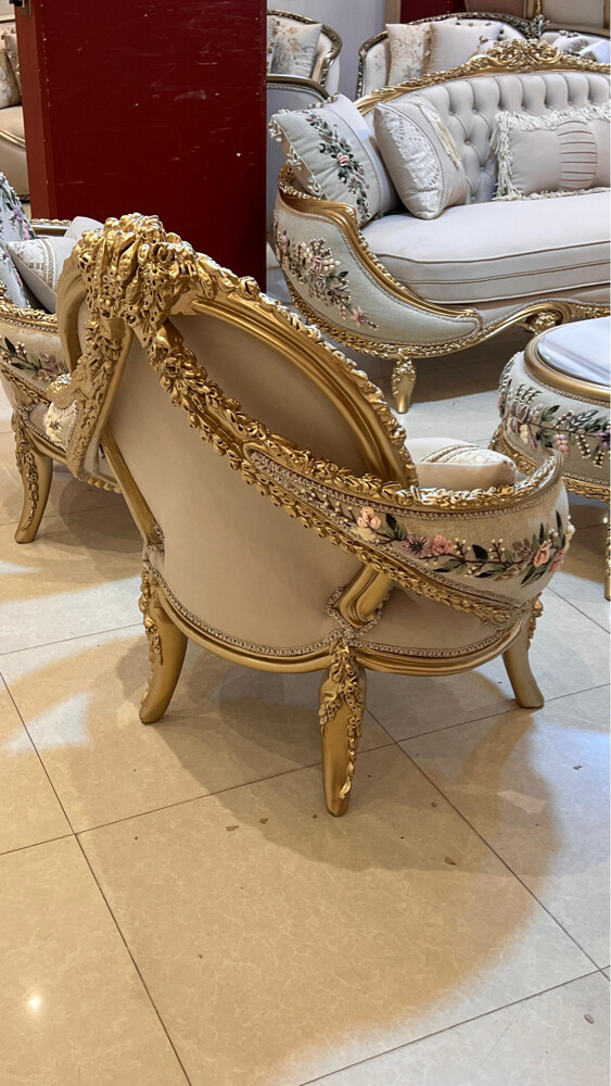 4كراسي كنبتين طاولة 19000 - 4