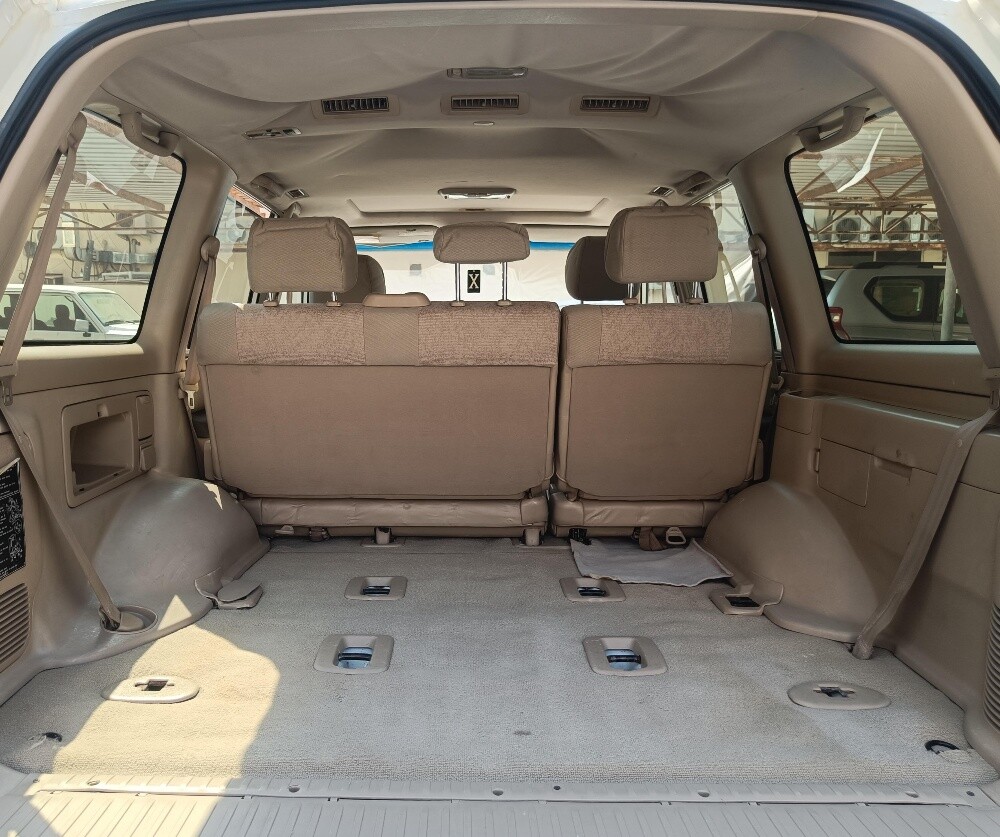 Land Cruiser - 7
