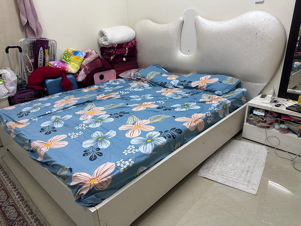 king size bed with mattress 200*210 - 1