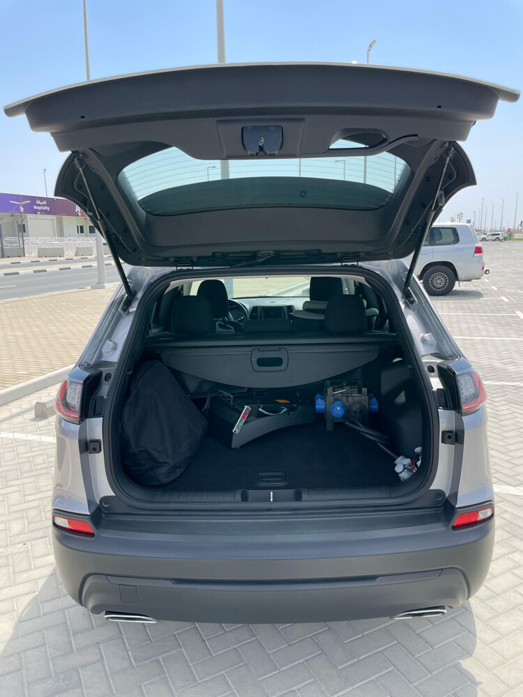 Jeep Cherokee Sport - 3