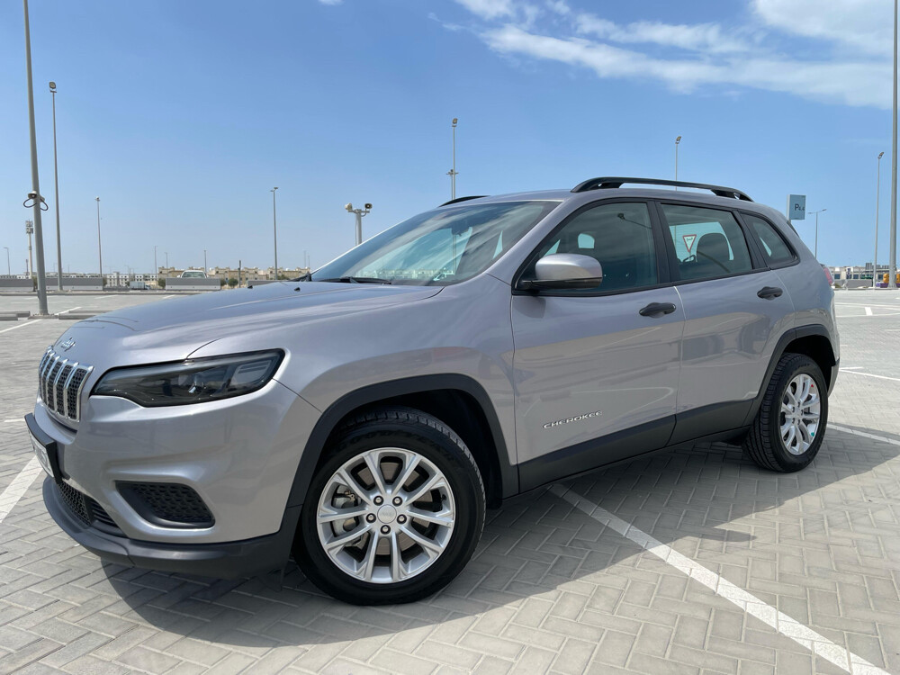 Jeep Cherokee Sport - 2