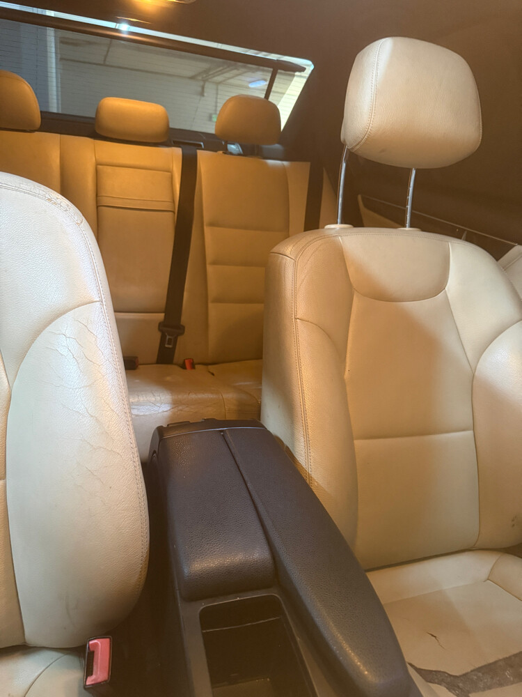Mercedes C300 full options - 5