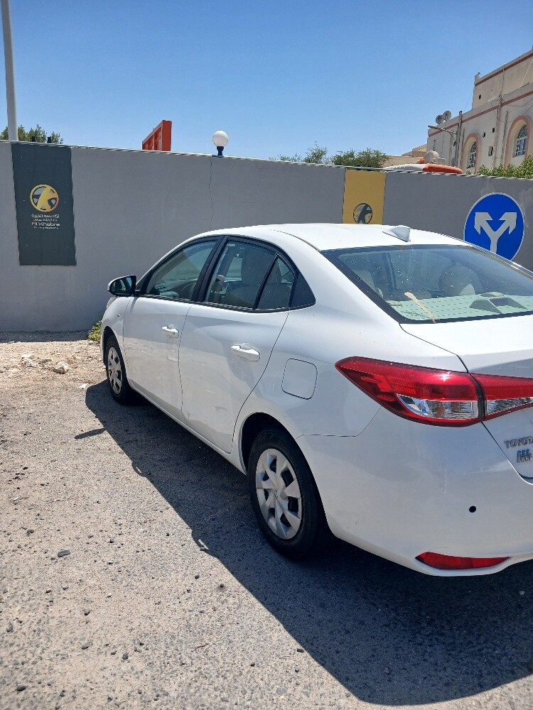 للبيع تويوتا ياريس - 3