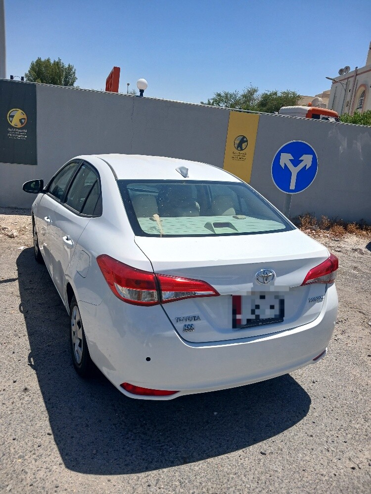 للبيع تويوتا ياريس - 2