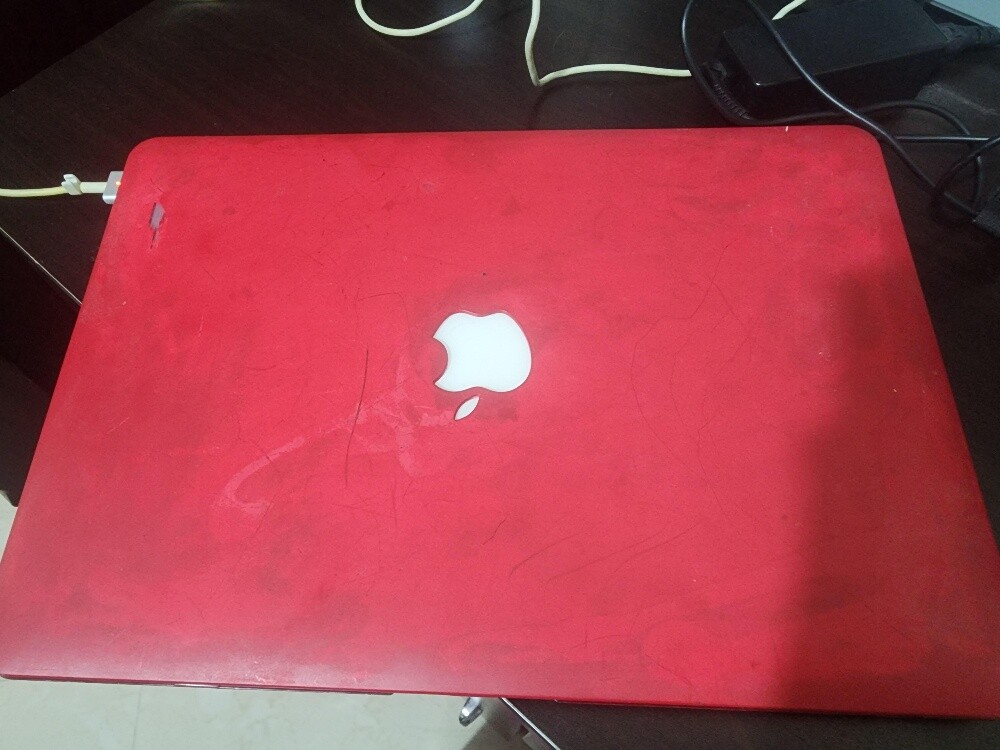 Mac Book Air in a perfect condition - 11