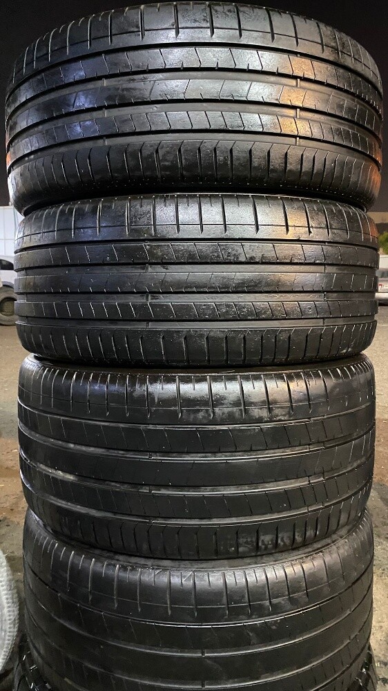 Front 285/40/22.back 325/35/22 - 1