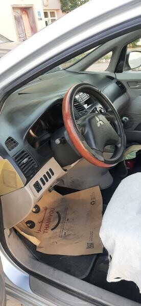 Mitsubishi Grandis - 8