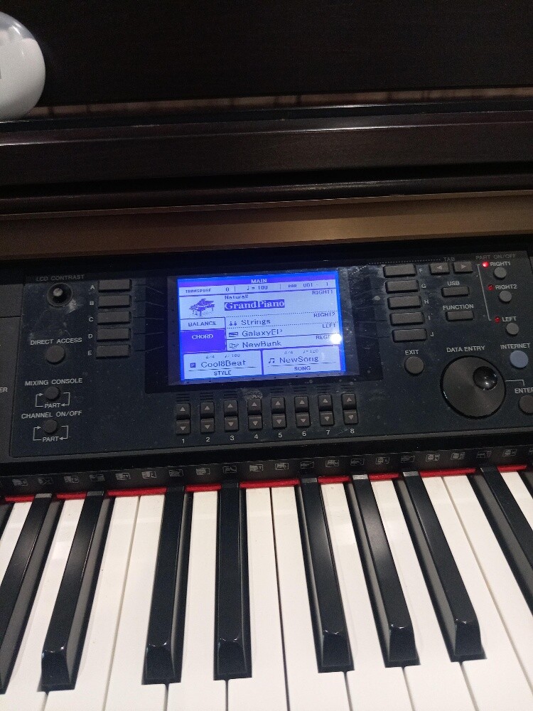 Yamaha Clavinova CVP-501 Digital Pi - 2