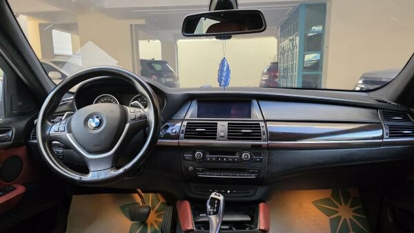 BMW X6 V8 50i for immediate sale - 10