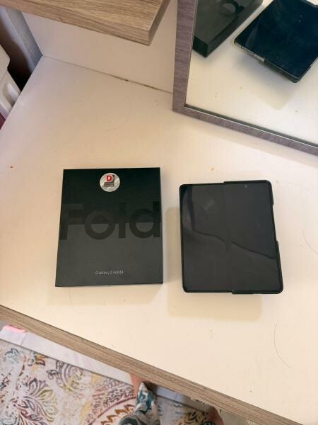 Samsung Galaxy Z Fold 4 - 2