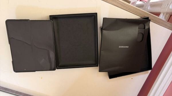 Samsung Galaxy Z Fold 4 - 4