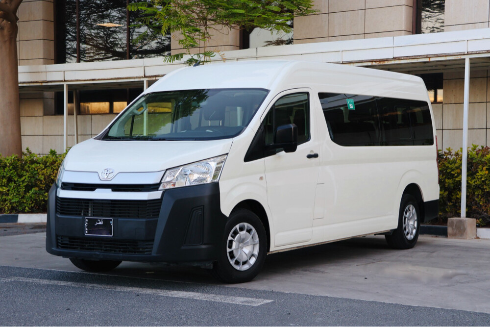 Toyota Hiace 2023 V6 - 1