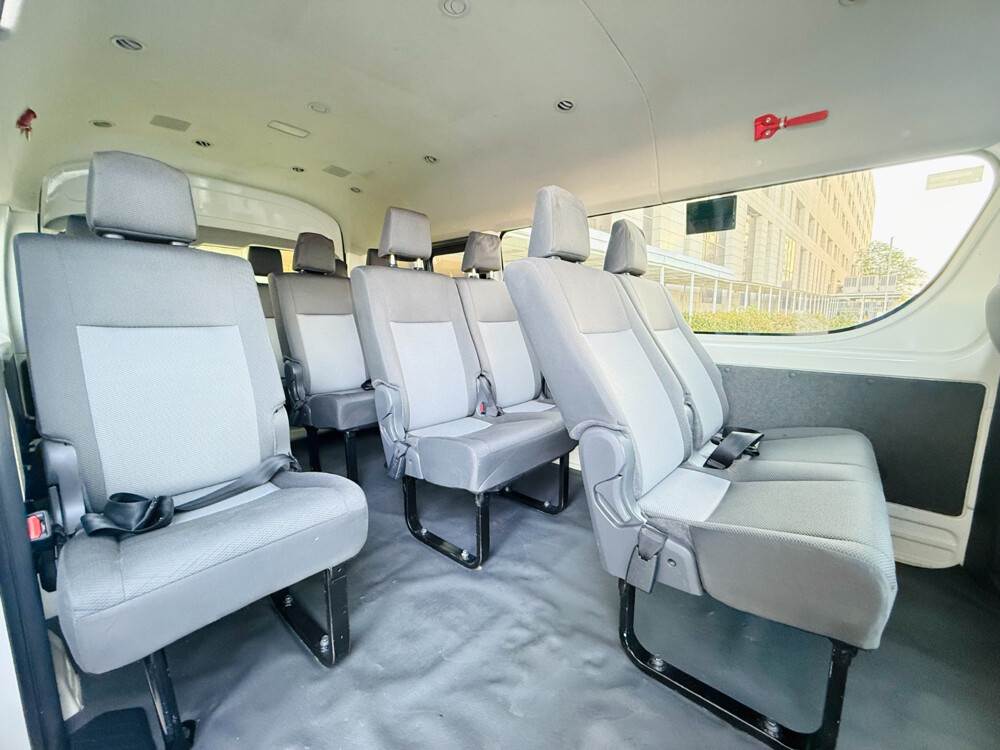 Toyota Hiace 2023 V6 - 10