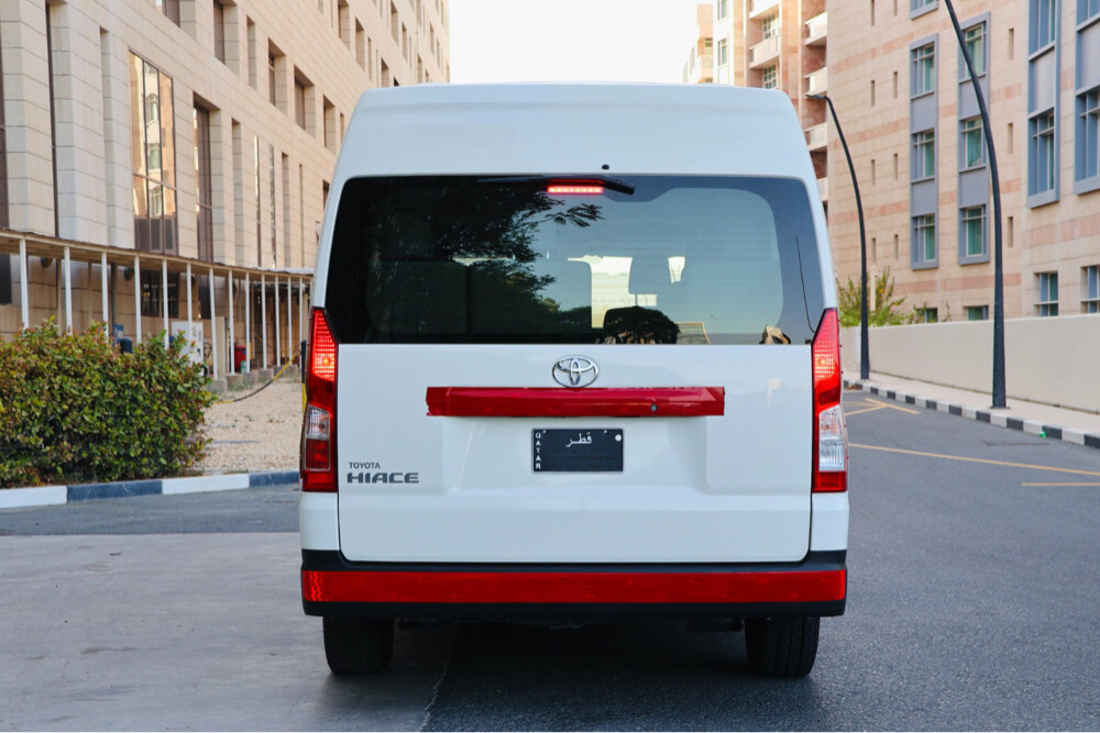 Toyota Hiace 2023 V6 - 3