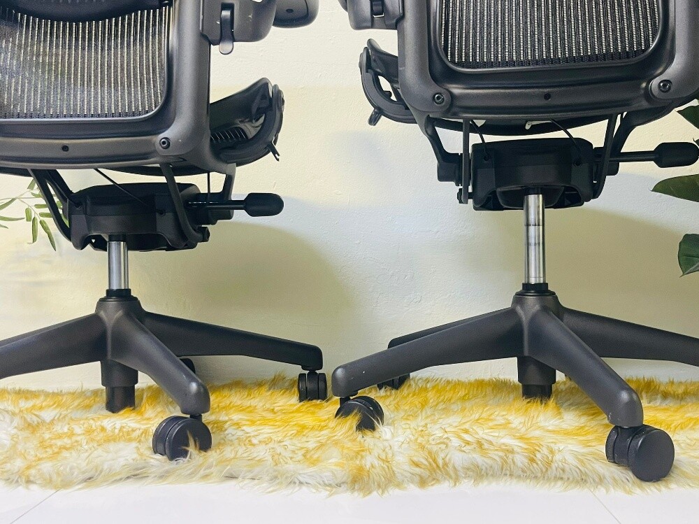 Herman Miller chair For Selll - 3