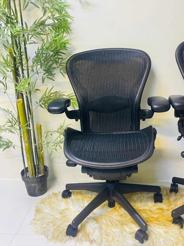 Herman Miller chair For Selll - 1
