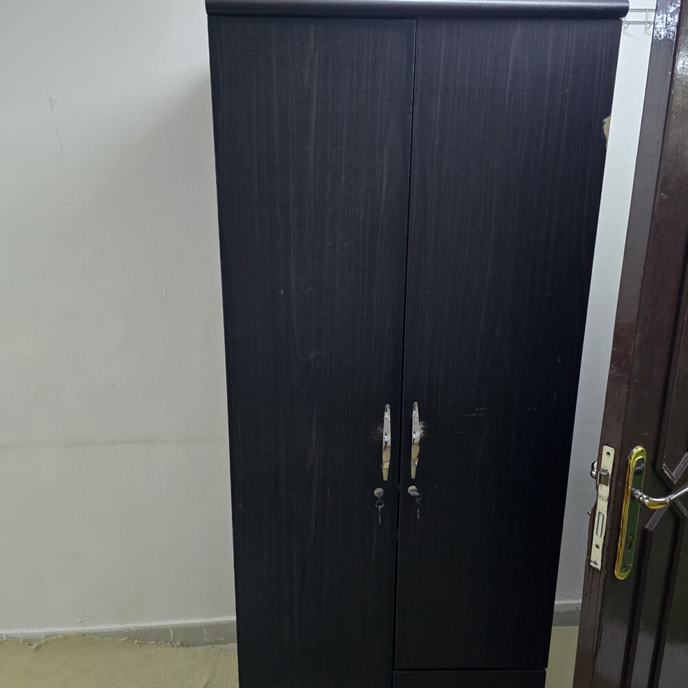 Wardrobe for sale, very clean - 1