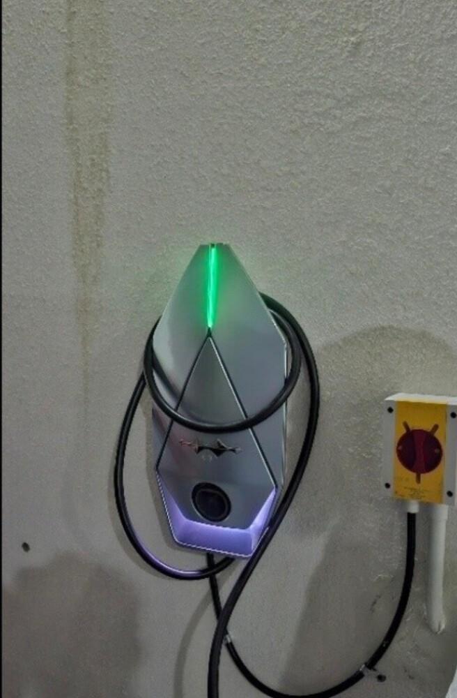 tesla, rox,byd charger instal - 1