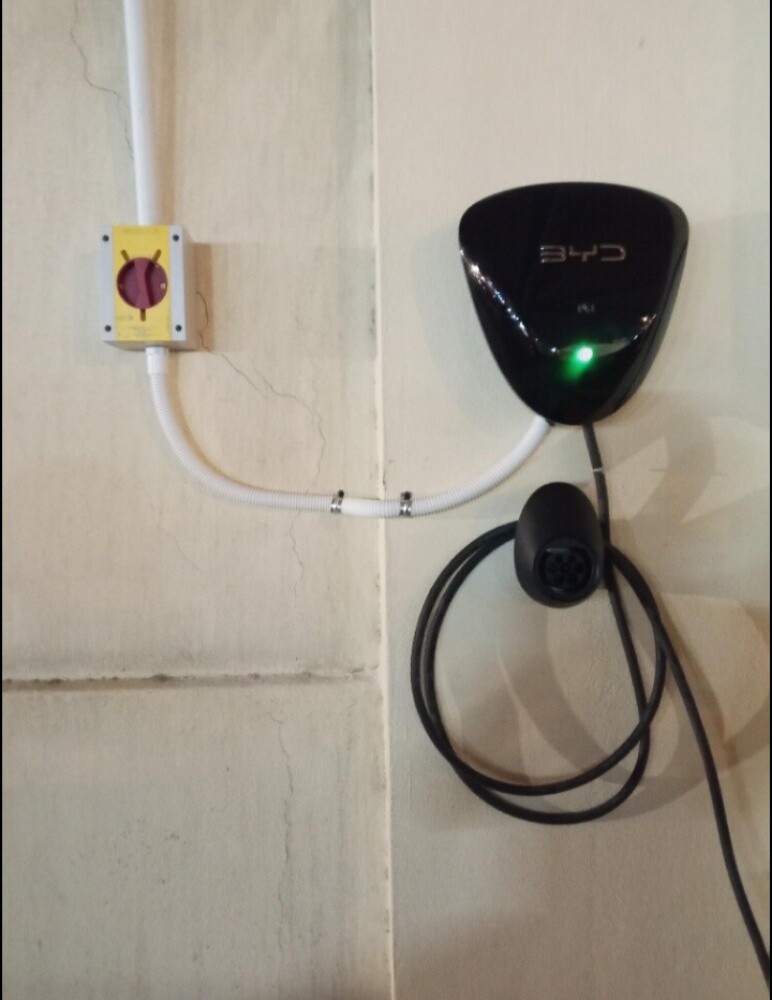 tesla, rox,byd charger instal - 12