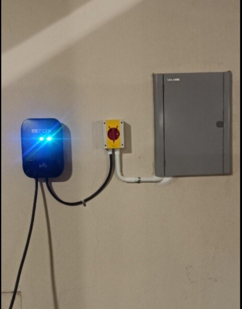tesla, rox,byd charger instal - 13