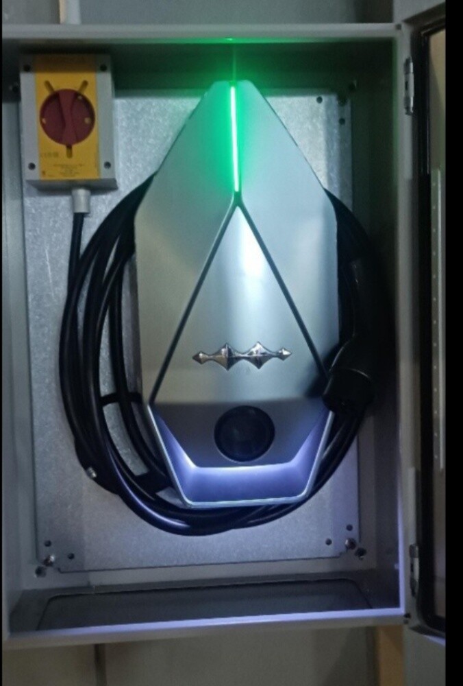 tesla, rox,byd charger instal - 17