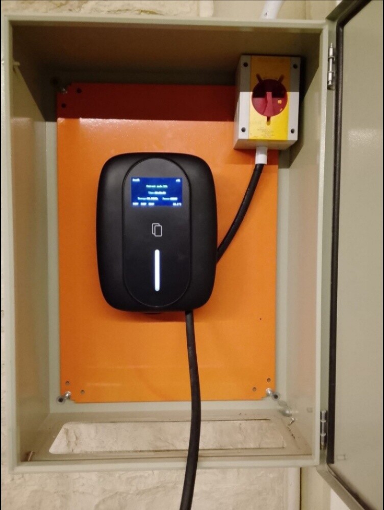 tesla, rox,byd charger instal - 16