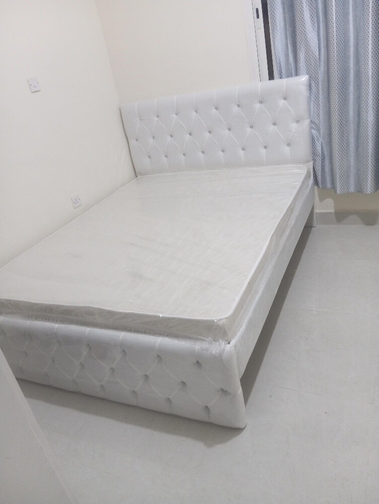 نحن بيع جديد سرير ومرتبه
بيع غر - 6