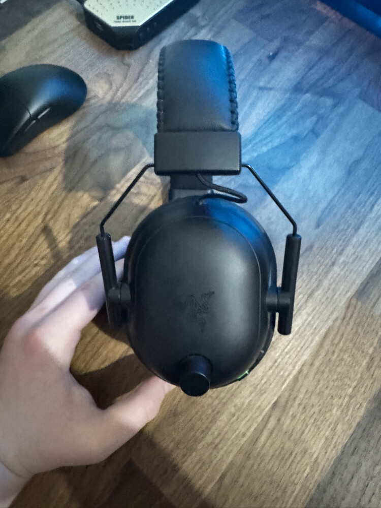 Razer BlackShark V2 pro wireless - 1