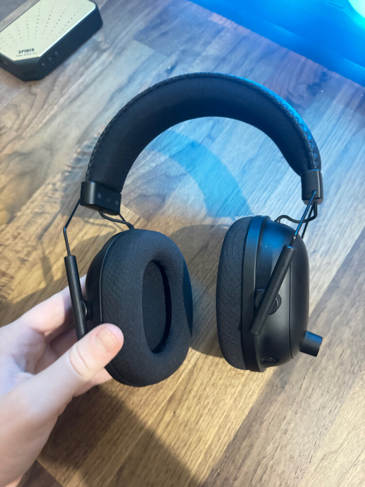 Razer BlackShark V2 pro wireless - 2