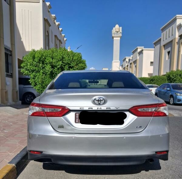 2019 toyota camry le - 2
