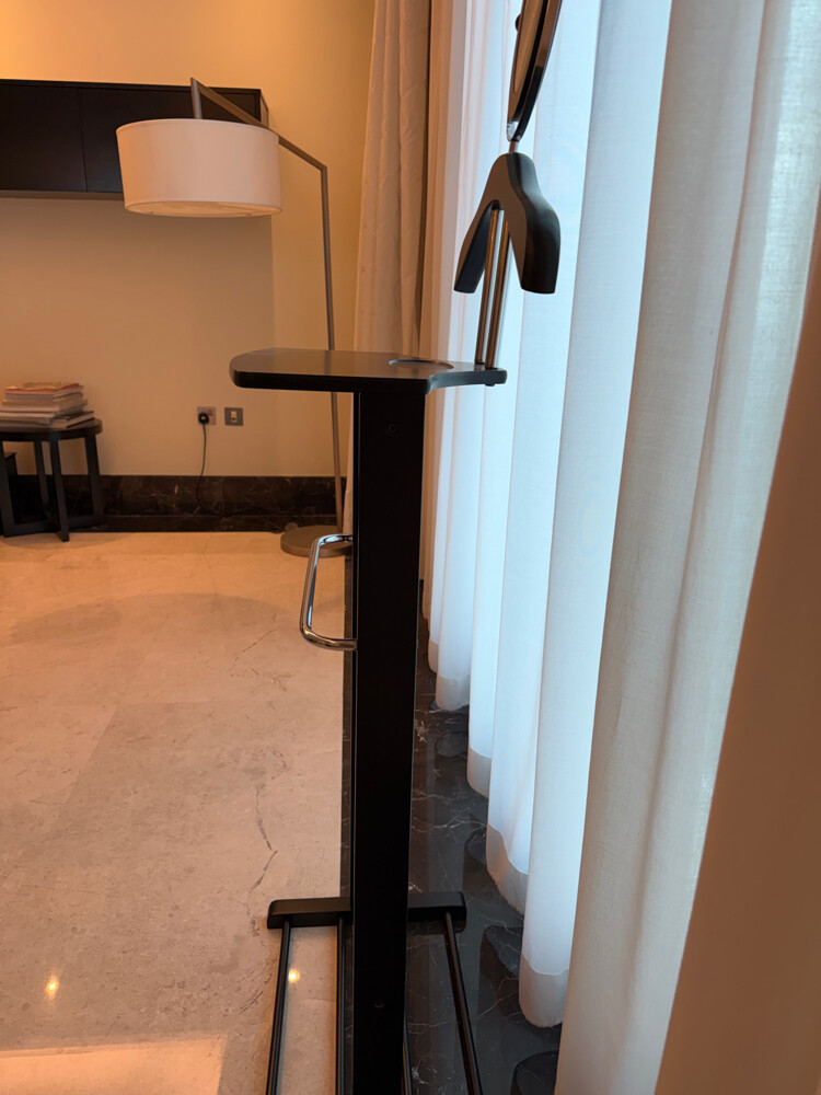 Black valet stand (wood) - 2