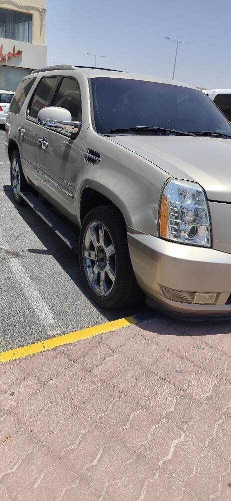 Cadillac escalade - 2