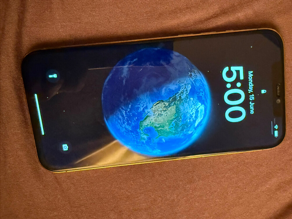 iphone 12 plus - 1