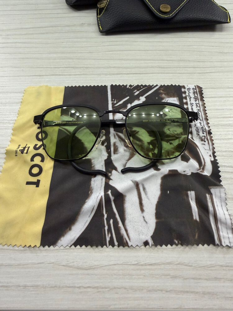 Moscot - 1