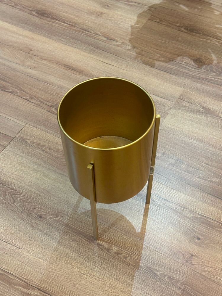 plant pot stand - 1