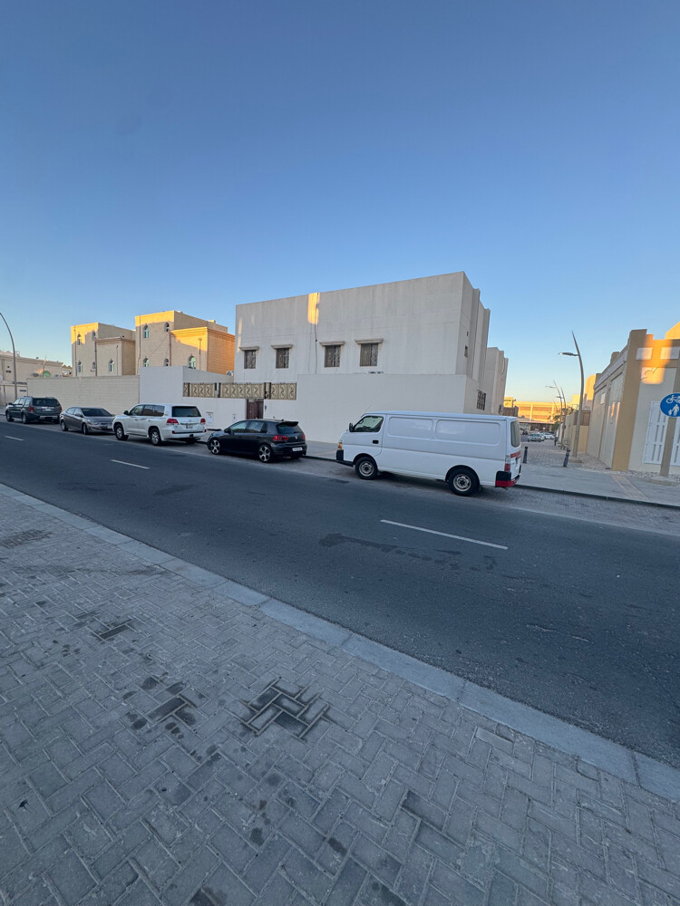 للبيع فيلا في معيذر الجنوبي - 2