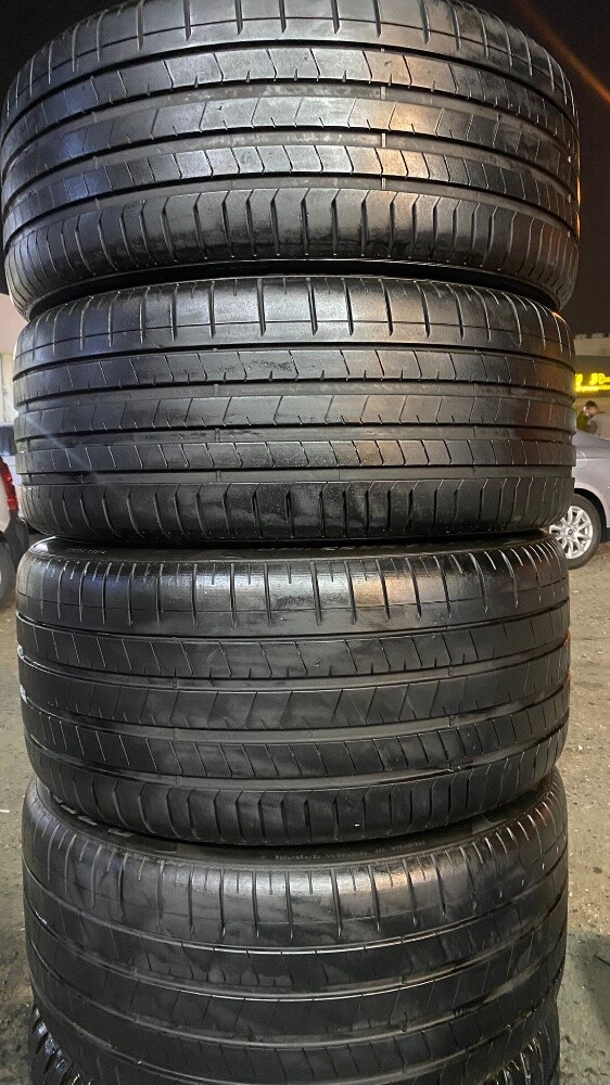 Front 285/40/22.back 325/35/22 - 2