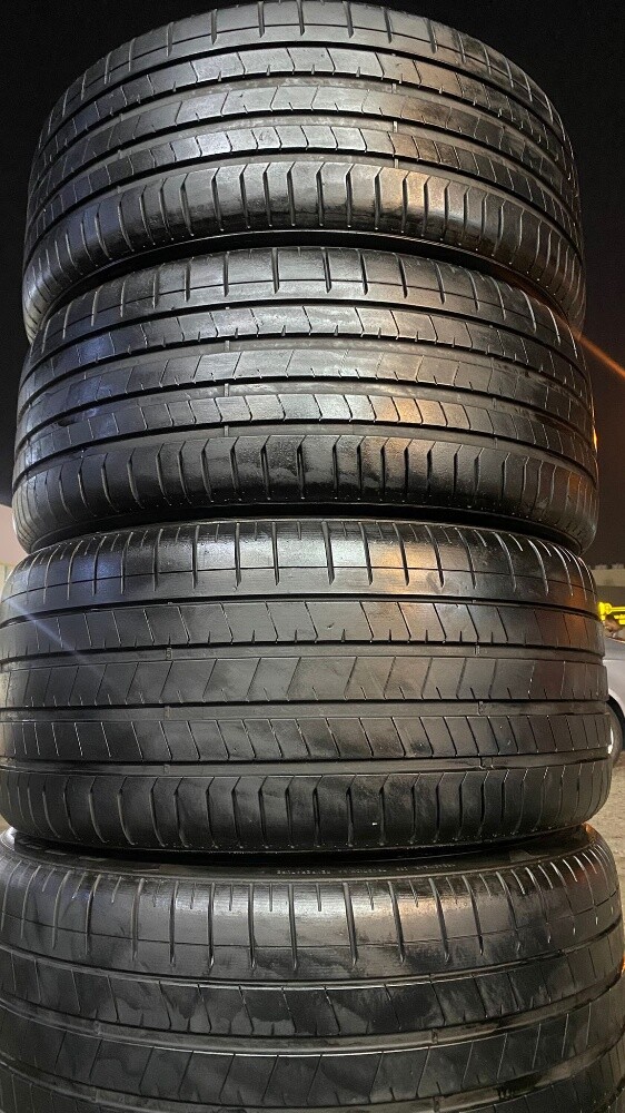 Front 285/40/22.back 325/35/22 - 5