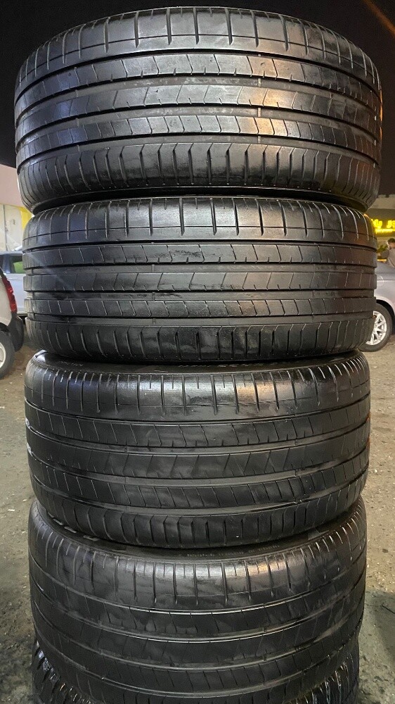 Front 285/40/22.back 325/35/22 - 4