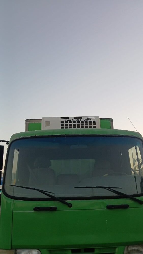 Hyundai refrigerator truck good con - 1