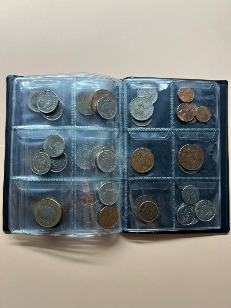 60 lot different coins - 9