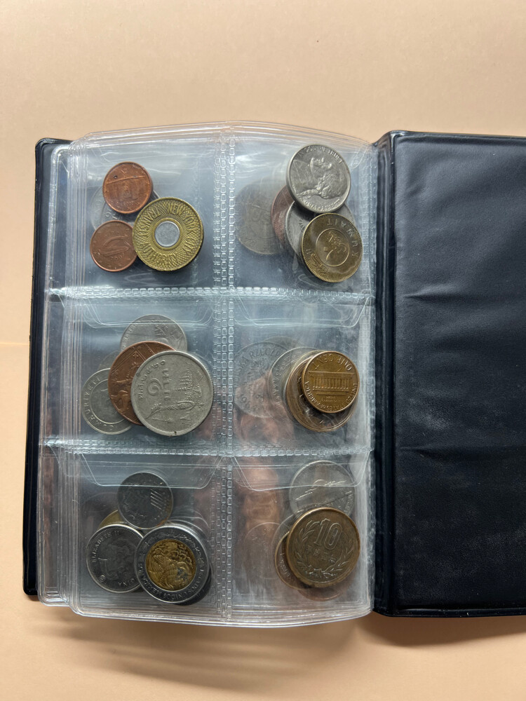 60 lot different coins - 10