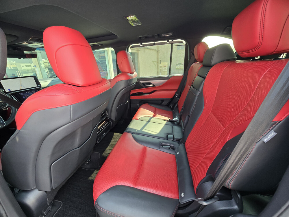 Lexus LX600 F Sport Model 2024 - 8